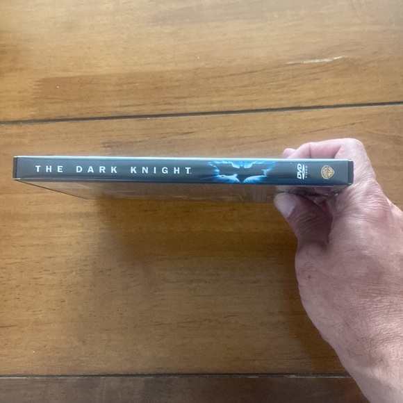 The Dark Knight DVD Widescreen Edition - Picture 3 of 6